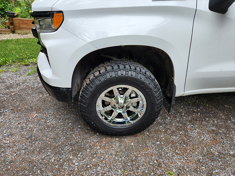 2023 Chevrolet Silverado Fuel Offroad Maverick D536 18x9 Goodyear Wrangler Duratrac 275 70r18 